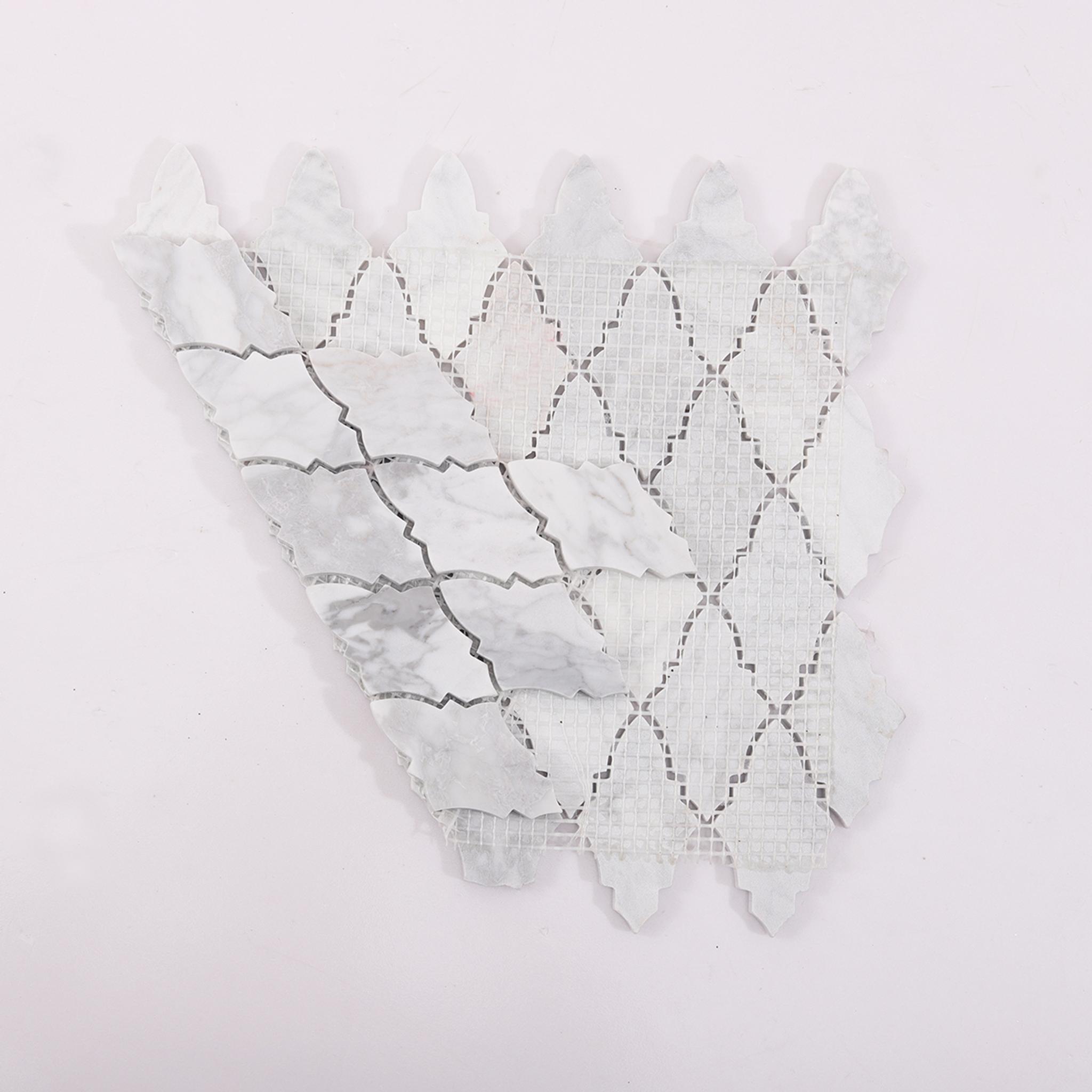 Arabesque Carrara White Polished Honed Marble Mosaic Tile — mosaic arabesque bằng đá marble trắng & trắng Carrara