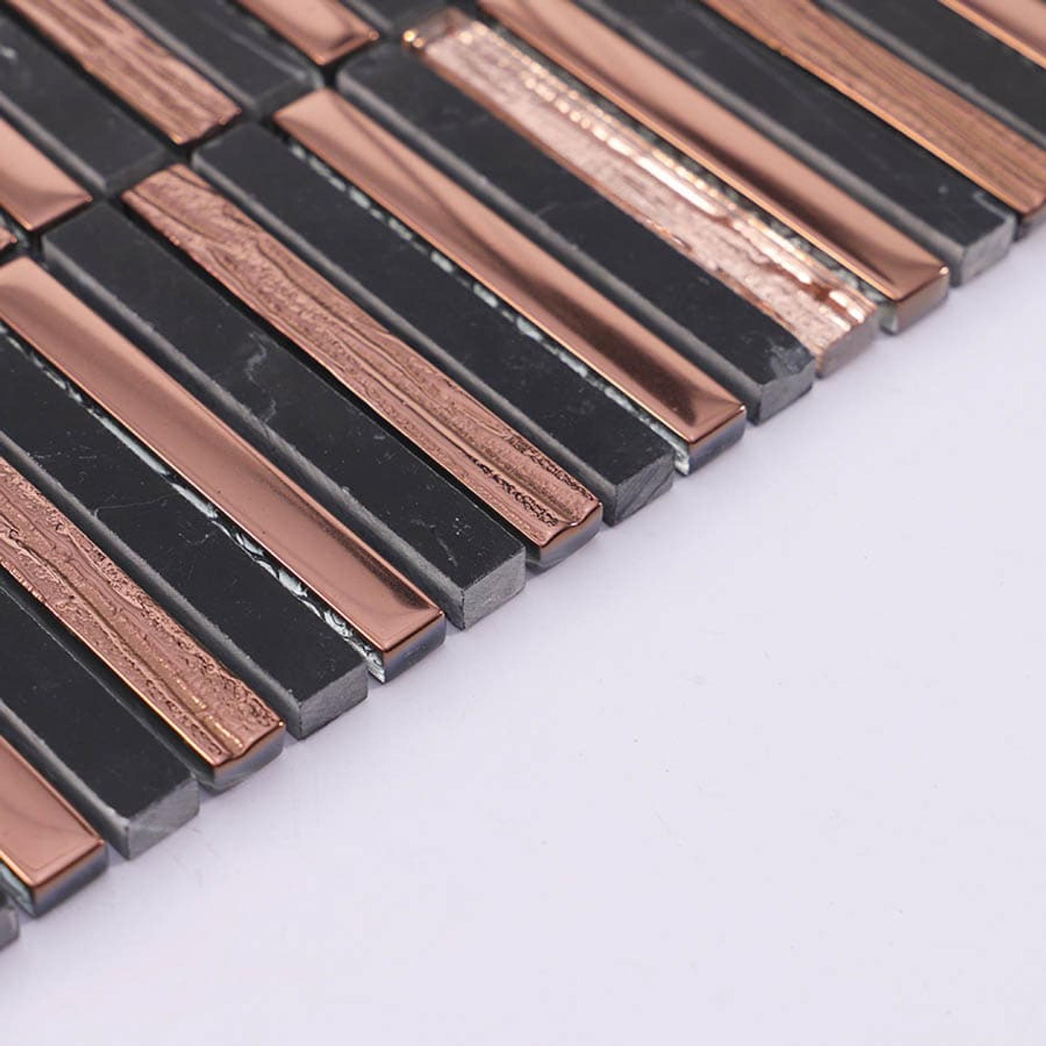 Rose Gold Glass and Black Marble Mosaic Strip Tile — mosaic thanh dài (linear) bằng đá marble đen & vàng