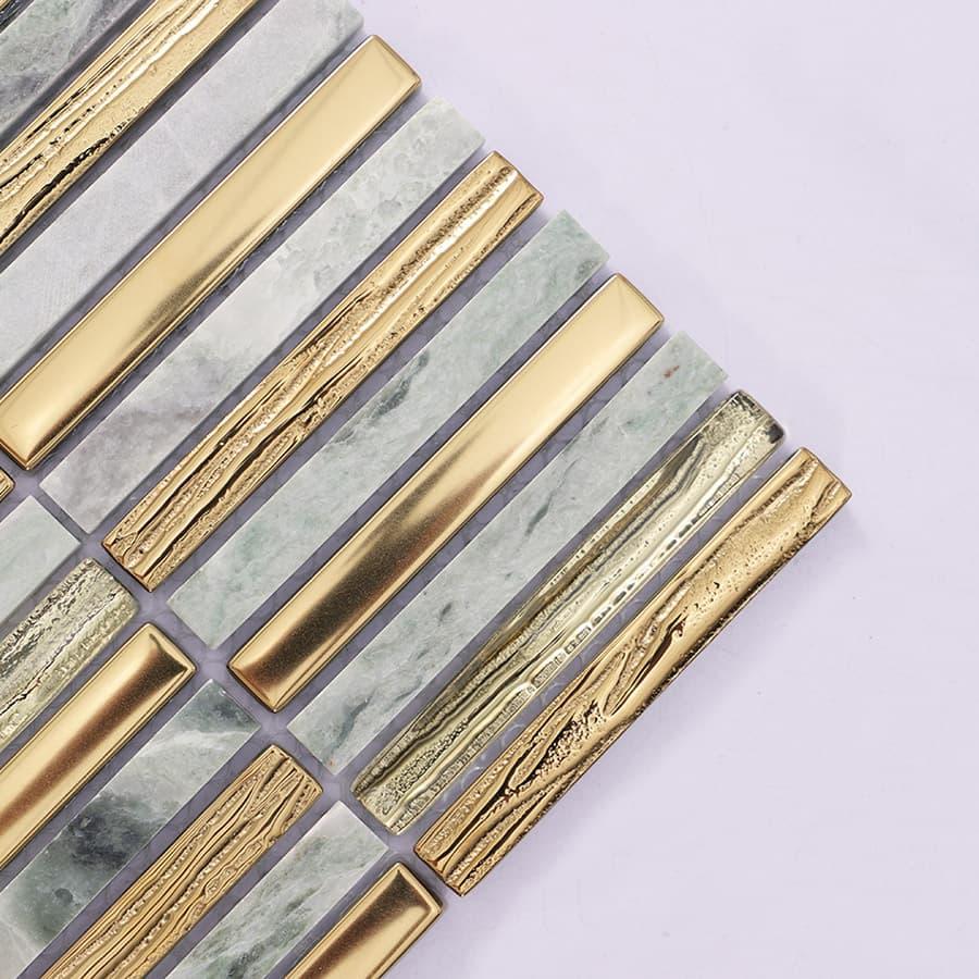 Gold Glass and Green Marble Mosaic Strip Tile — mosaic thanh dài (linear) bằng đá marble xanh lục & vàng