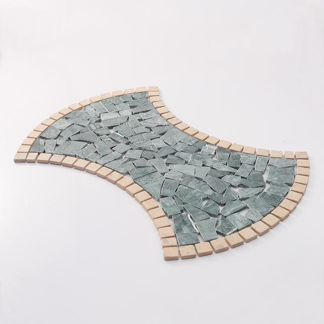 Irregular Green Marble Pebble Mosaic with Beige Square Border Tiles — mosaic vuông bằng đá marble xanh lục & beige