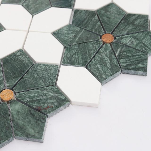 Green Flower Marble Mosaic Tile with White Octagon Pieces and Gold — mosaic hoa văn waterjet bằng đá marble trắng & xanh lục