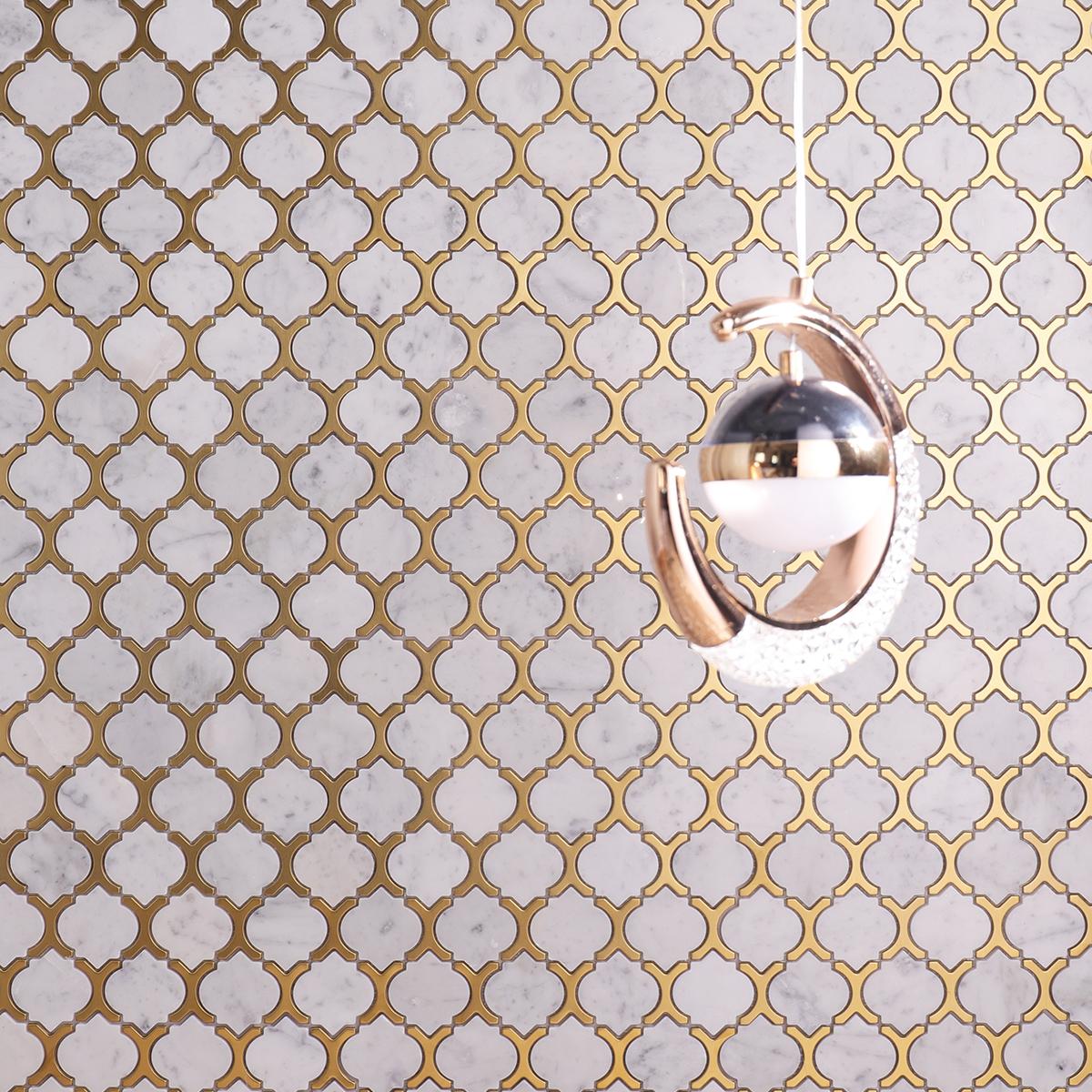 Carrara White & Gold Metal Arabesque Marble Mosaic Tile — mosaic arabesque bằng đá marble trắng & vàng