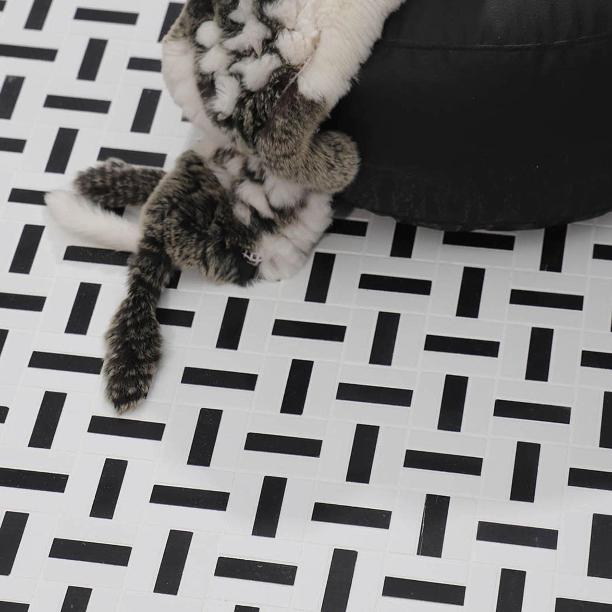 Black and White Faux Marble Mosaic Tiles — mosaic ghép nghệ thuật bằng đá marble đen & trắng