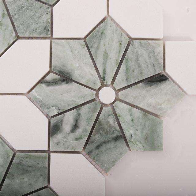 Green and White Floral Marble Mosaic Tiles with Round Center — mosaic tròn (penny round) bằng đá marble trắng & xanh lục