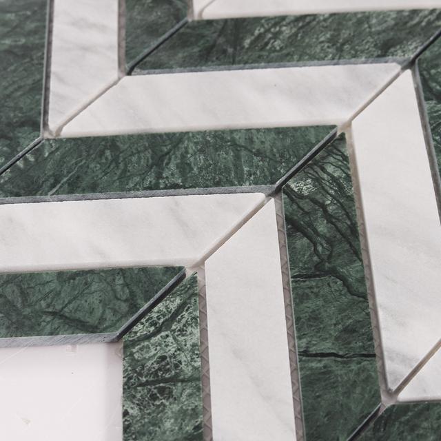 Green and White Herringbone Marble Mosaic Tiles — mosaic xương cá bằng đá marble trắng & xanh lục