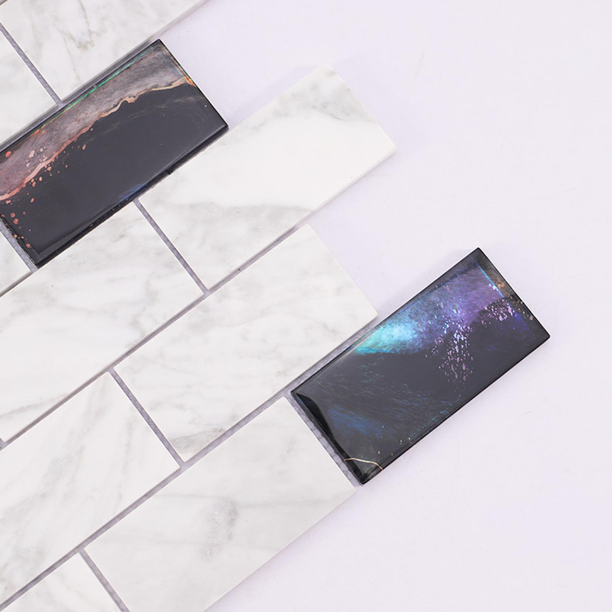 White Marble and Black Glass Mosaic Subway Tile — mosaic subway (gạch thẻ) bằng đá marble đen & trắng