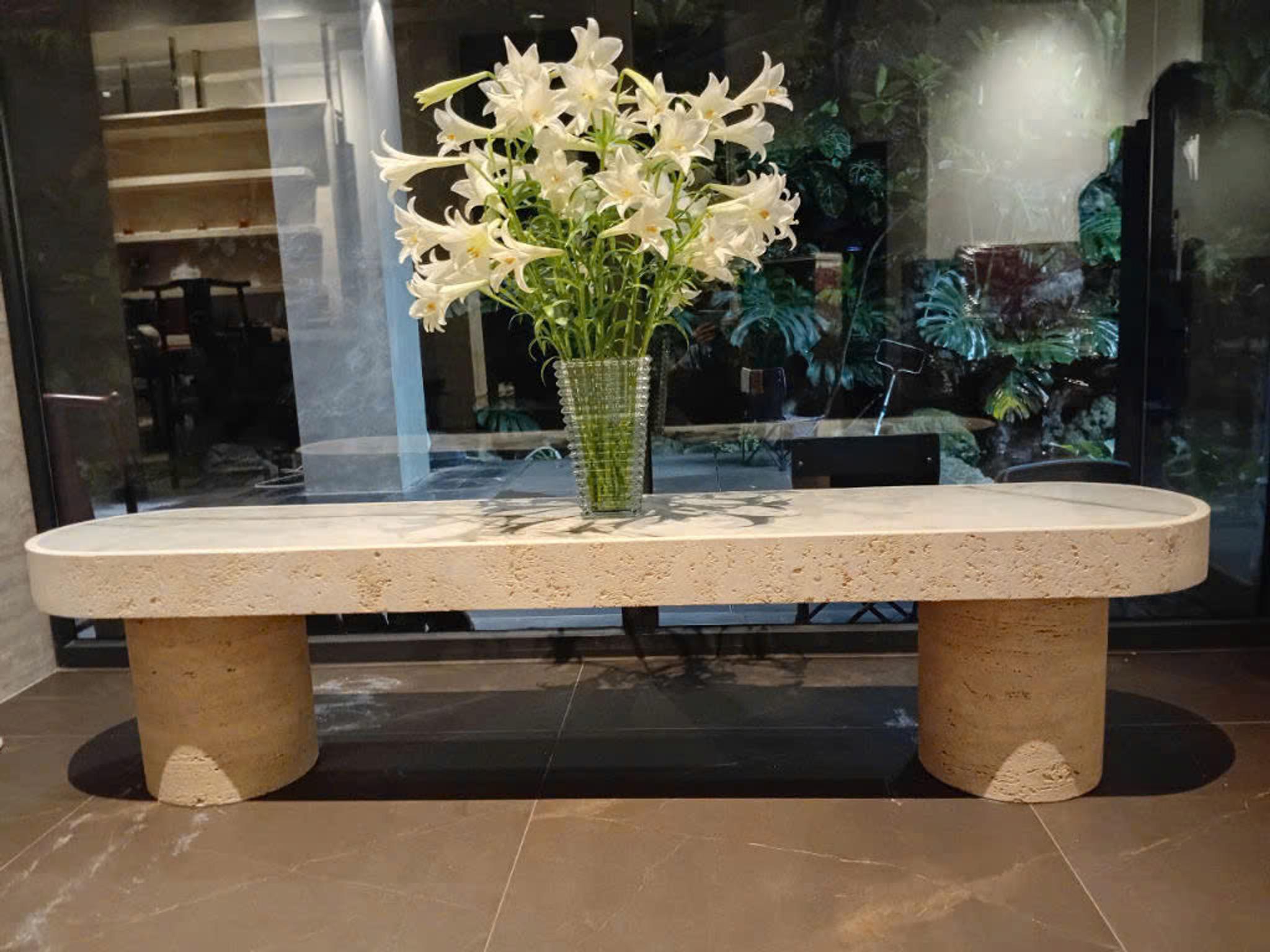 Bàn console / đôn đá — Travertine kem