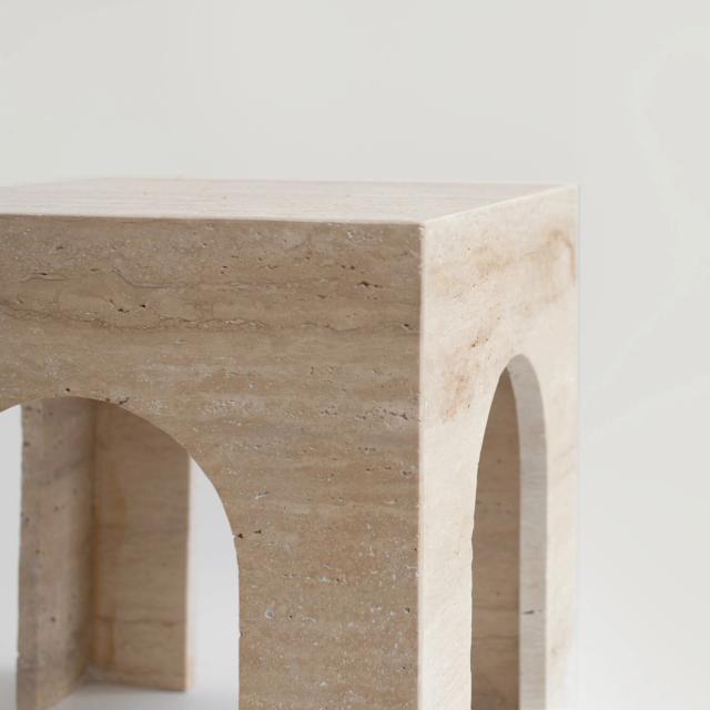 Bàn phụ Arch — nội thất đá Rochelle
