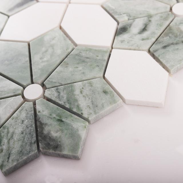 Green and White Floral Marble Mosaic Tiles with Round Center — mosaic tròn (penny round) bằng đá marble trắng & xanh lục