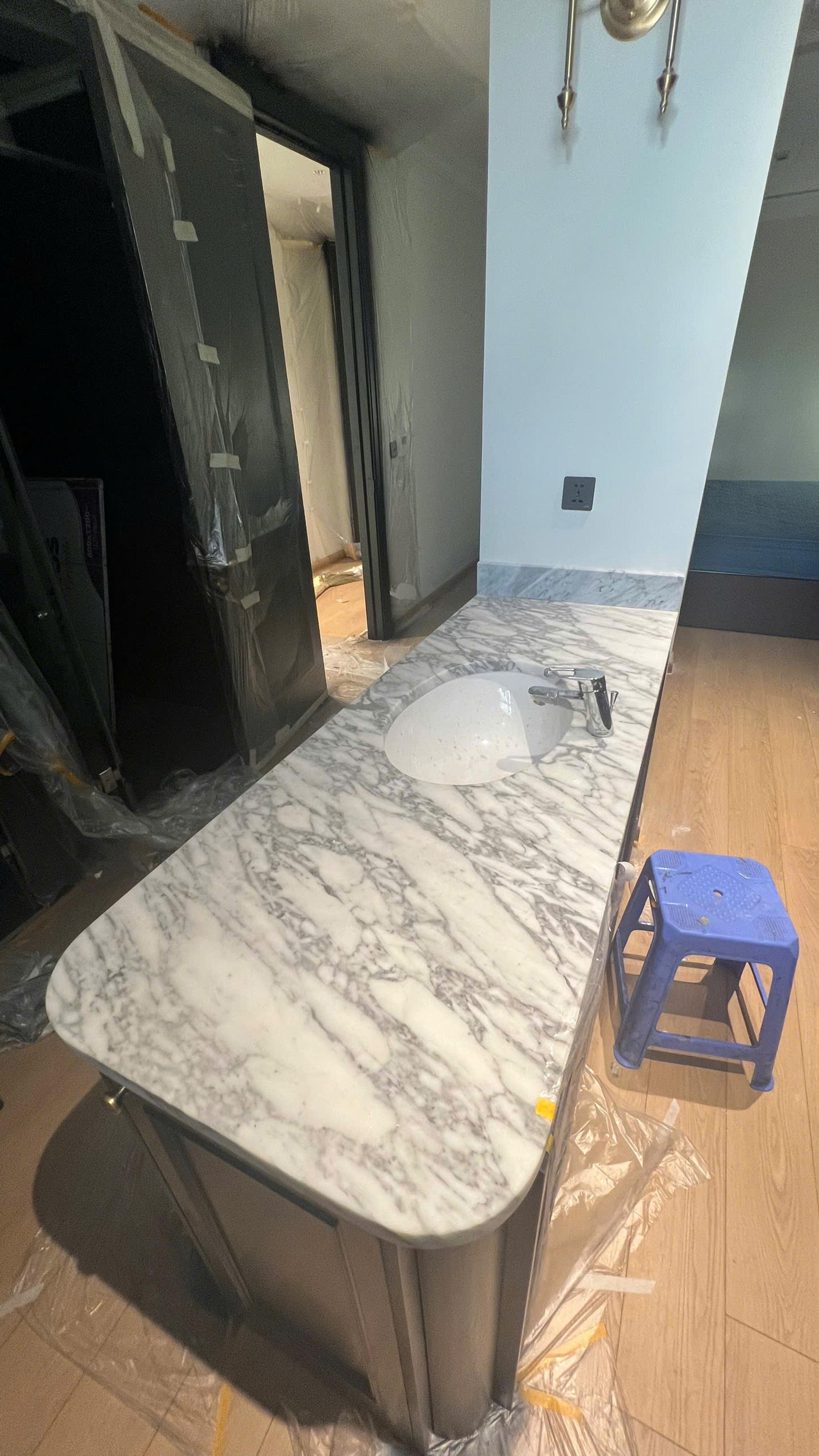 Mặt lavabo (phòng tắm) — Marble trắng vân (Arabescato/Carrara)