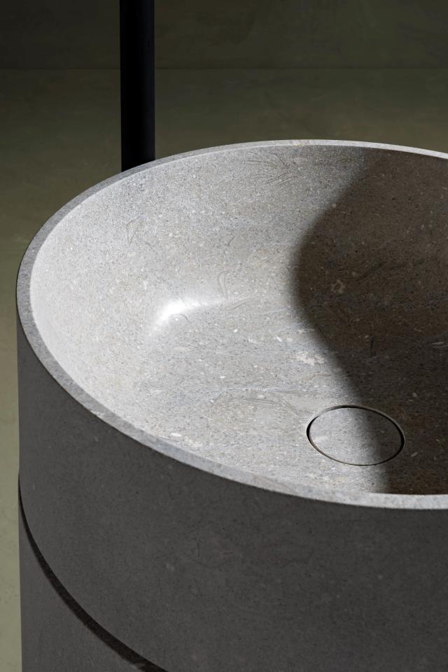 Lavabo Clarity — nội thất đá Rochelle Stone