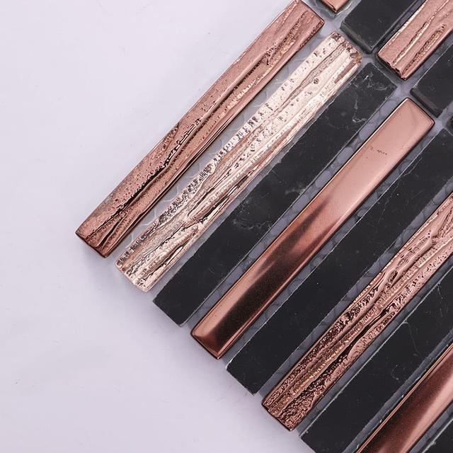 Rose Gold Glass and Black Marble Mosaic Strip Tile — mosaic thanh dài (linear) bằng đá marble đen & vàng