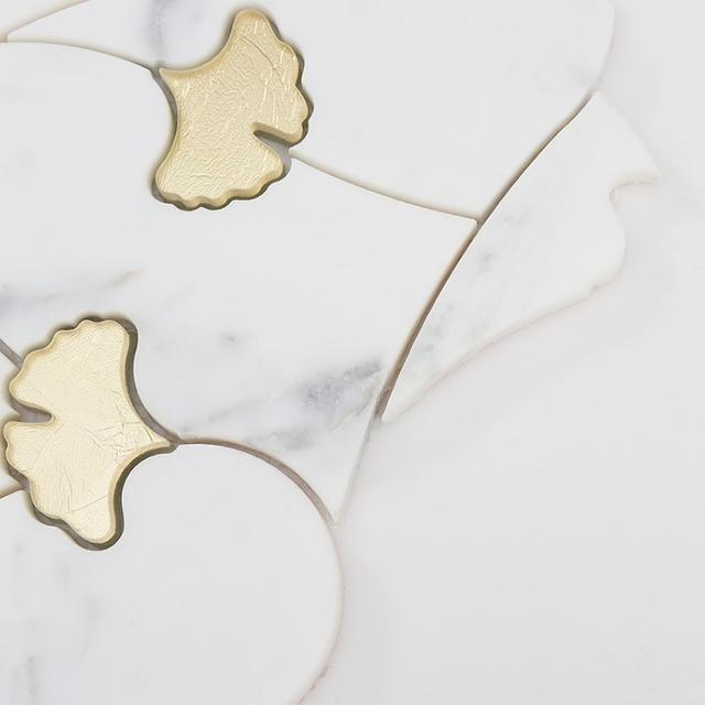 White Marble Gold Glass Waterjet Floral Mosaic Tile — mosaic hoa văn waterjet bằng đá marble trắng & vàng