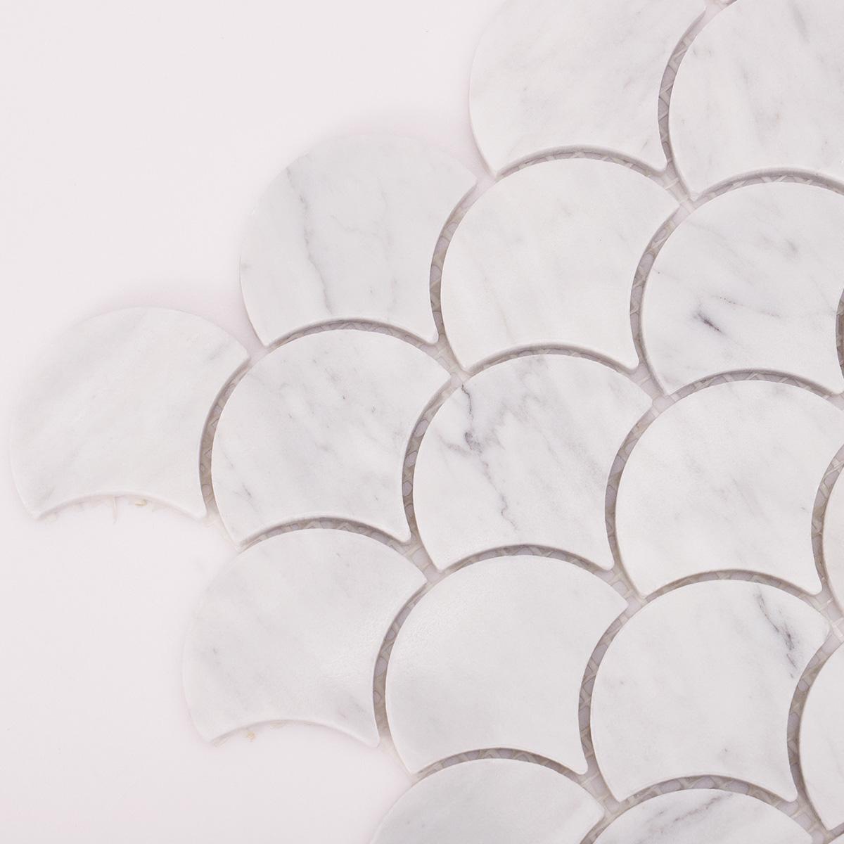 Carrara White Fish Scale Mosaic Tiles — mosaic vảy cá (fish scale) bằng đá marble trắng & trắng Carrara