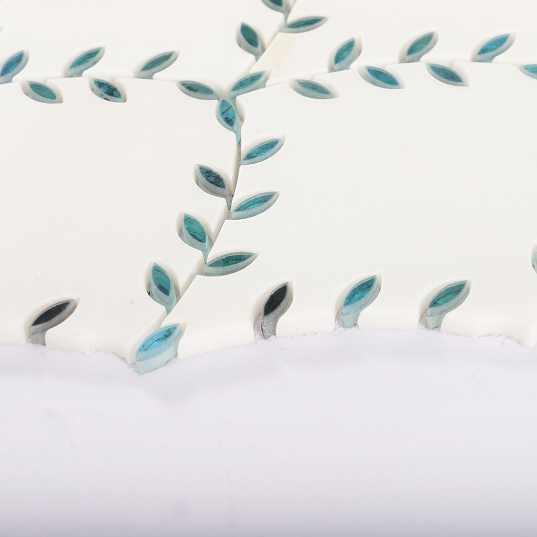 White Marble with Blue Glass Leaf Shaped Waterjet Mosaic Tile — mosaic hoa văn waterjet bằng đá marble trắng & xanh dương