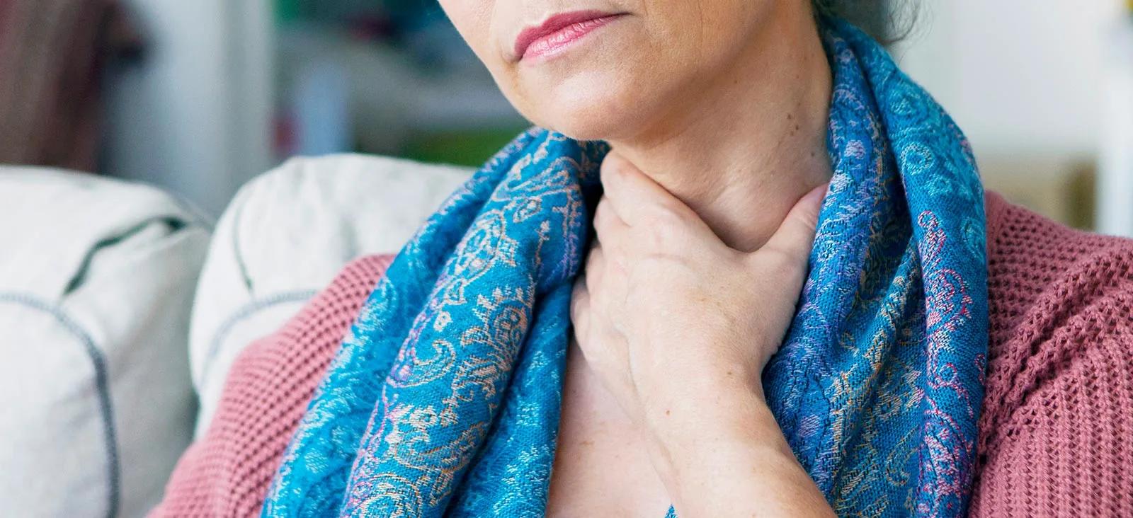 Disfonía Espasmódica: Tratamiento con Botox y Terapia | Vocalia Laringólogos ® Guadalajara ¿Voz entrecortada, tensa o soplada en Guadalajara? Podría ser Disfonía Espasmódica. Vocalia Otorrinolaringólogos ® ofrece diagnóstico experto y tratamiento médico y quirúrgico. ¡Recupera el control de tu voz!