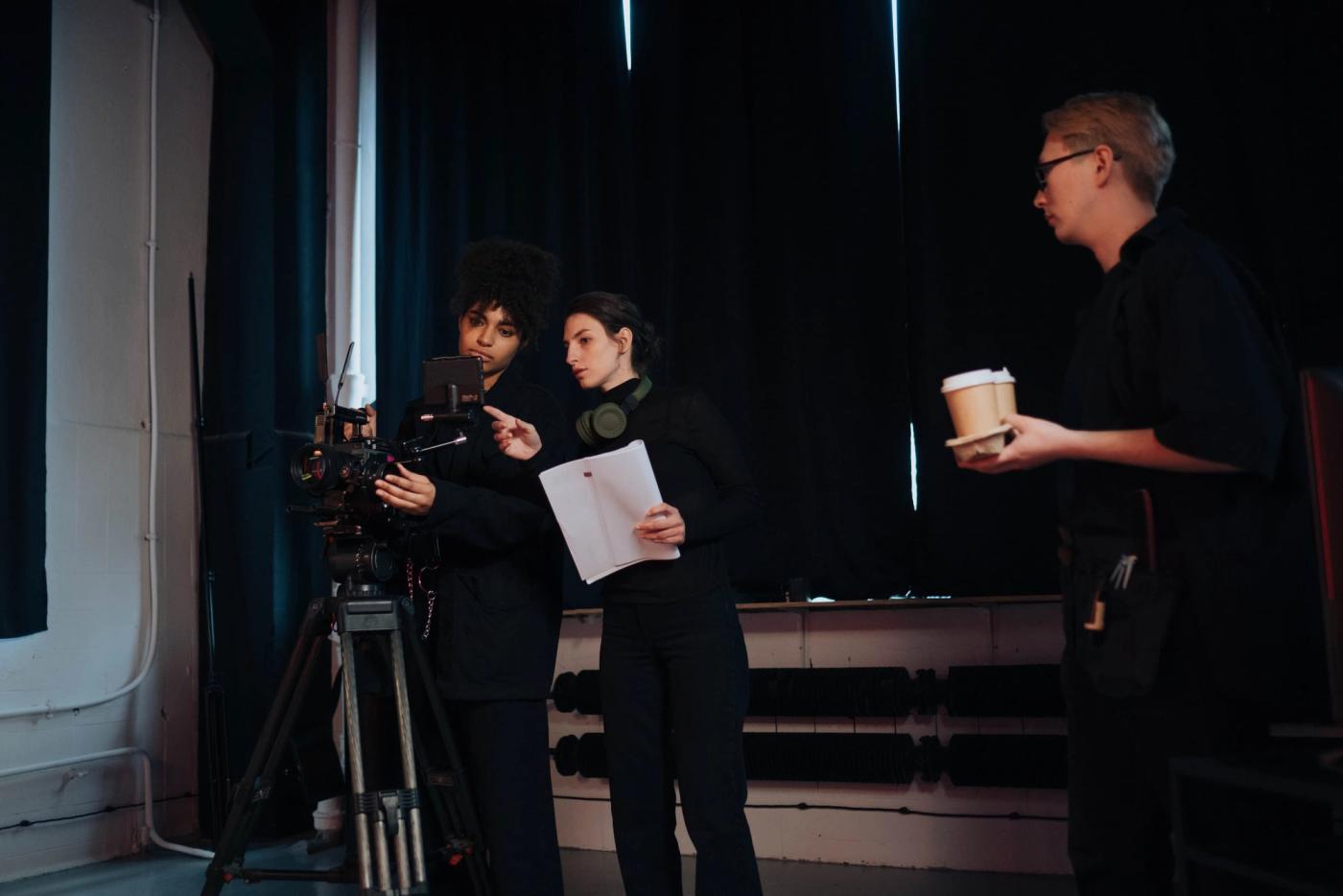 How to Watch Films Like a Director (Techniques That Change Everything)