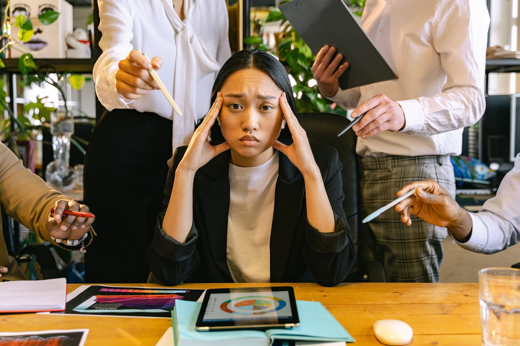 Why Your Brain Physically Cannot Process Two Things at Once