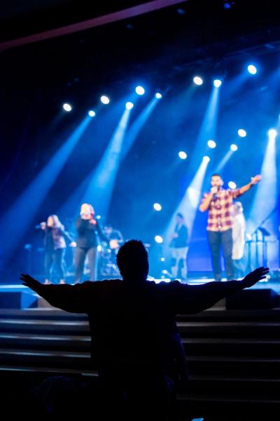 The Real Science Behind Stage Fright (And Why Performers Learn to Love It)