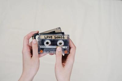 Why 90s Nostalgia Is Reshaping Pop Culture in Ways Nobody Predicted