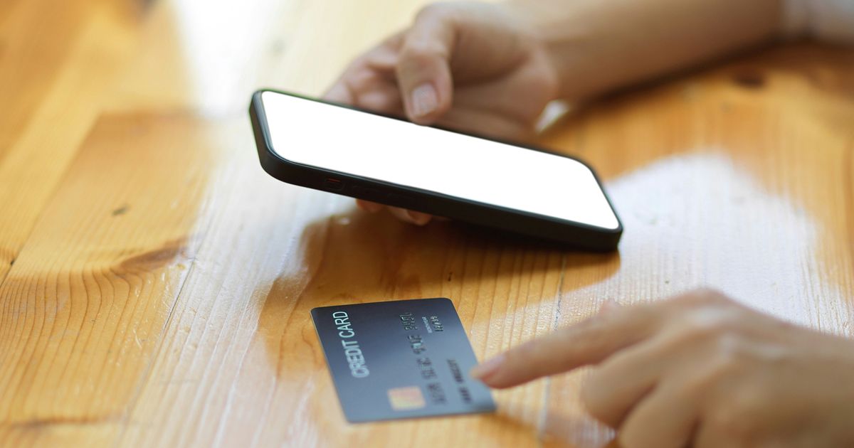 The Best Credit Cards for Those With a Low Credit Score