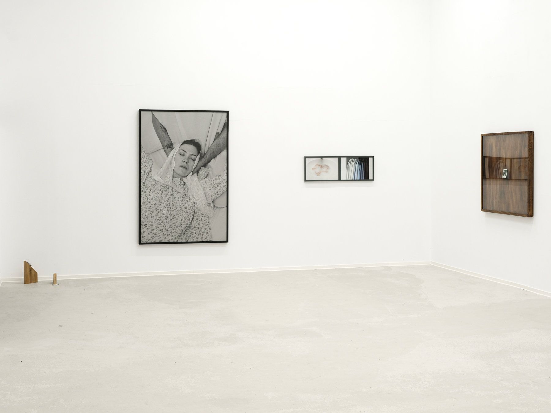 Casa Scânteii — Look at You. Now — installation view 1