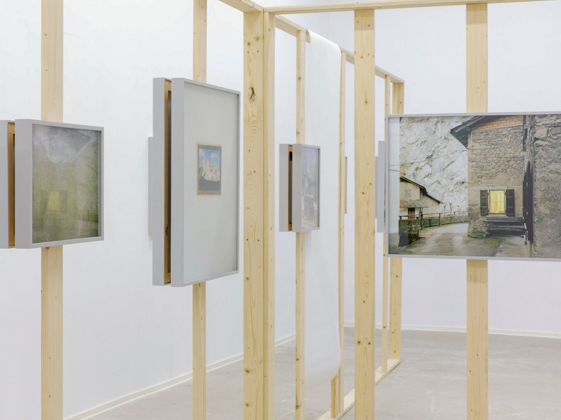 Casa Scânteii — Are They Rocks or Clouds? — installation view 4