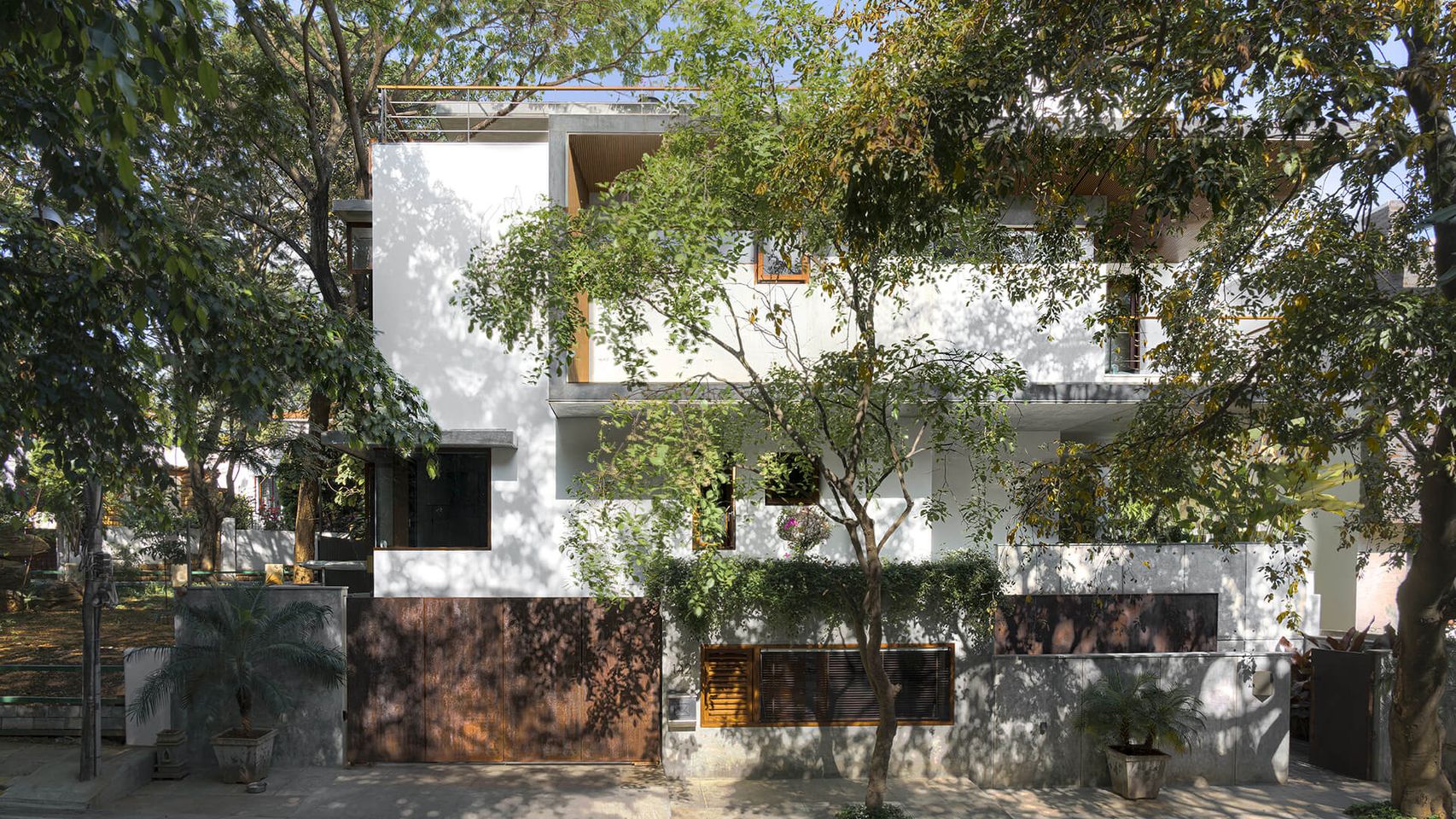 Luxury Residence in RMV 1