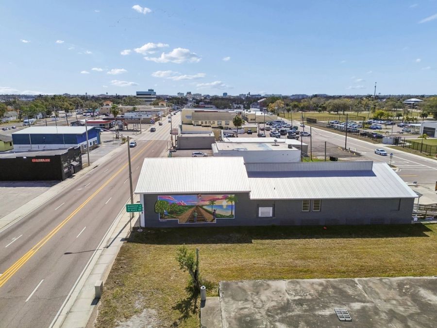 Aerial mural side wall street view — Commercial building renovation, Palmetto