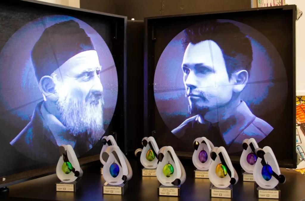 The talking holograms of Šakiai