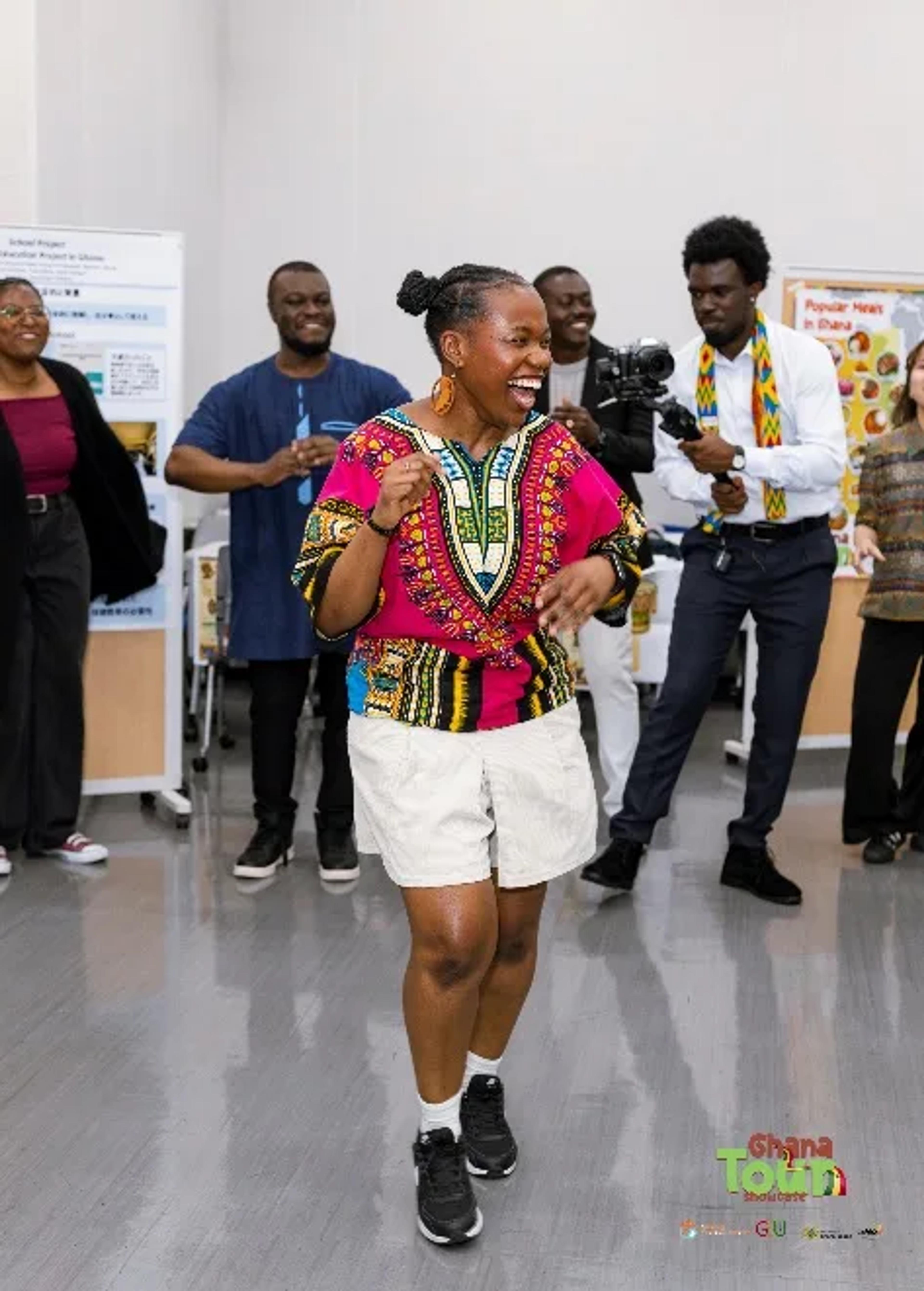 Marfoah dancing at the Ghana Tour Showcase