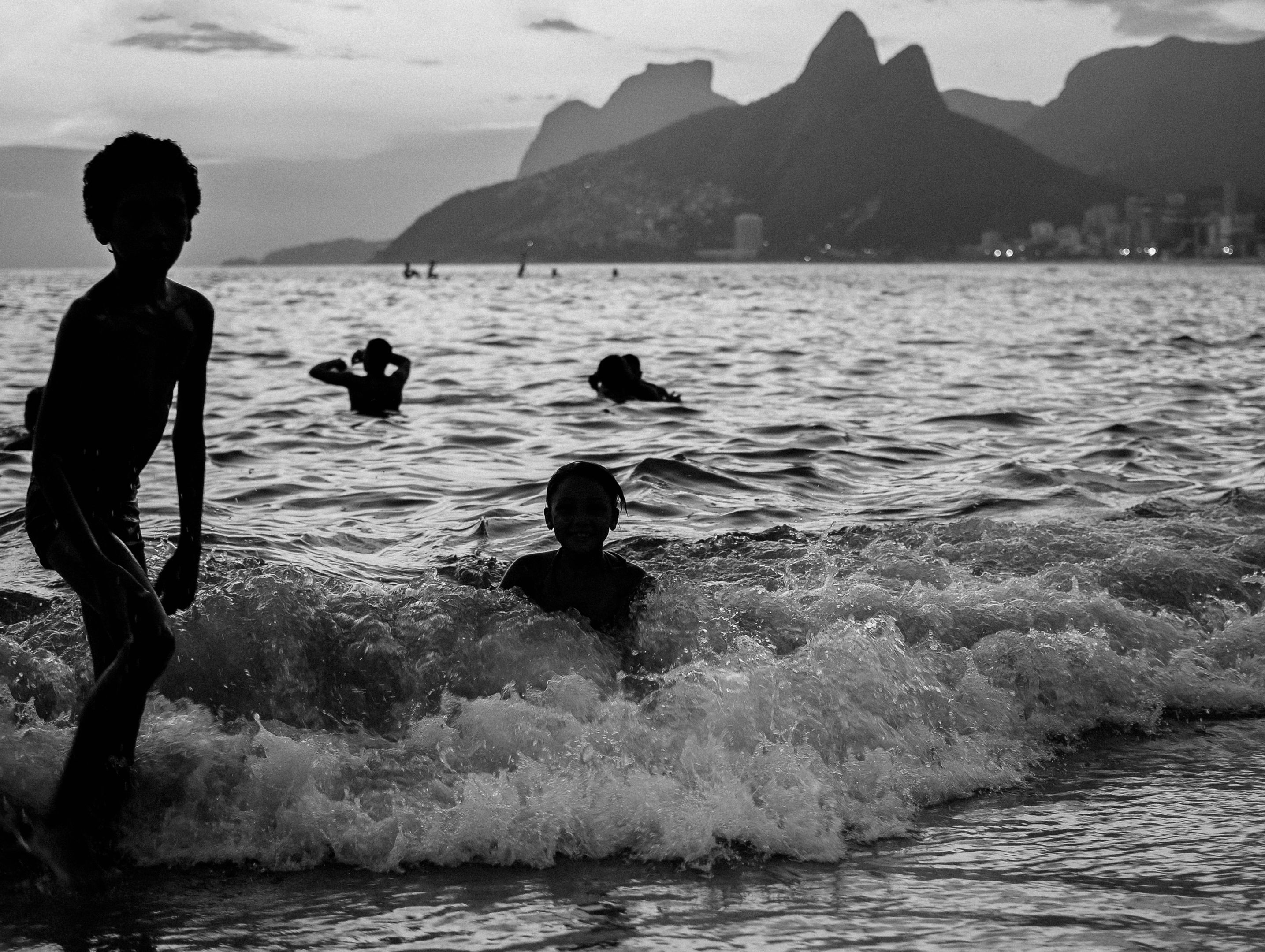 Faltou luz mas era dia, 2014