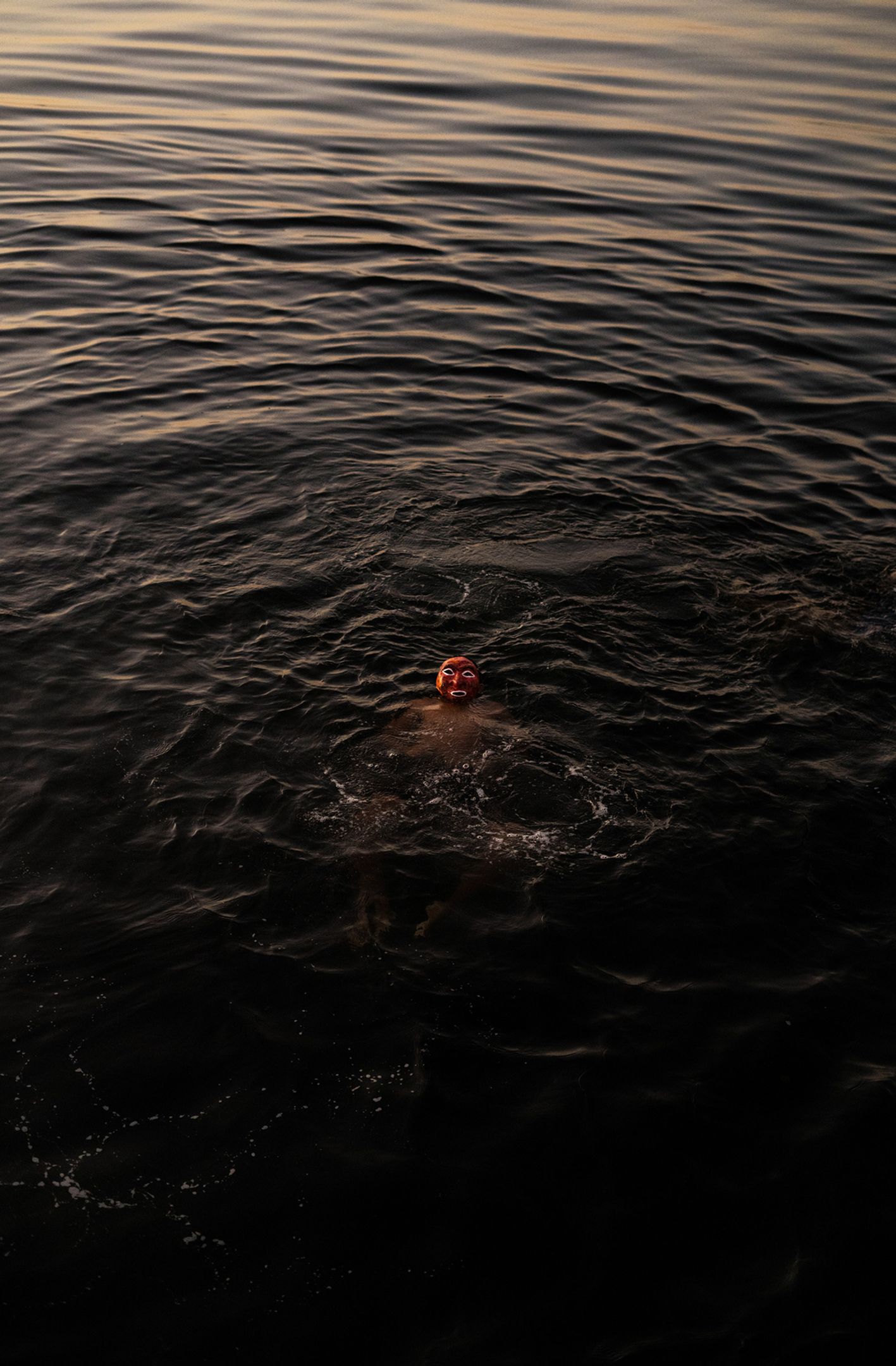 Quando tudo era ausência, esperei.