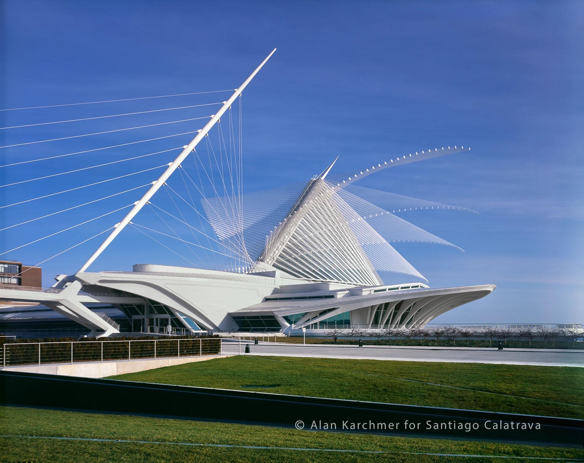 Santiago Calatrava designs 'falcon in flight' pavilion for UAE at Dubai Expo