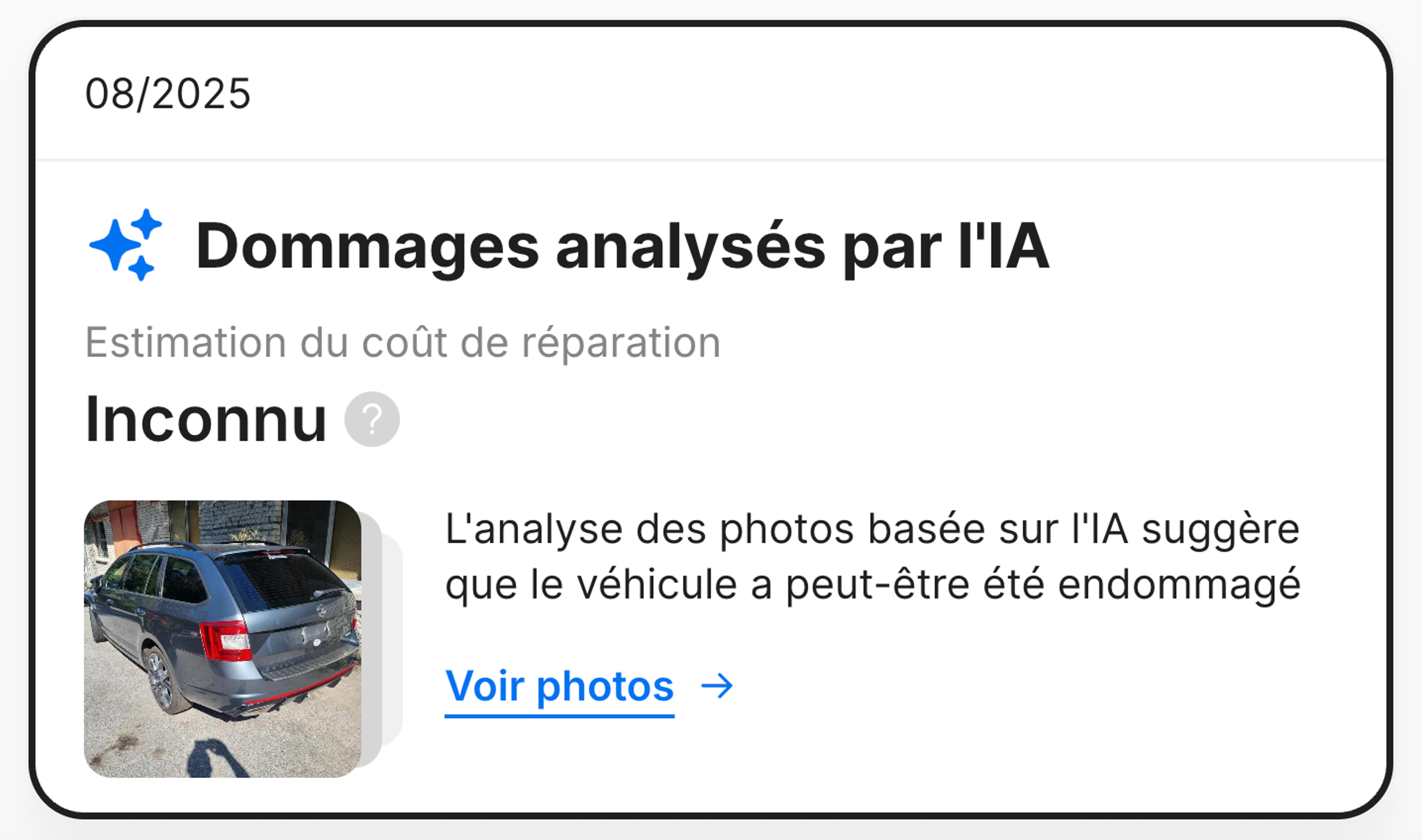 Un gros plan d’une entrée de la section « Dommages », qui montre une Škoda rouge qui a subi un accident.