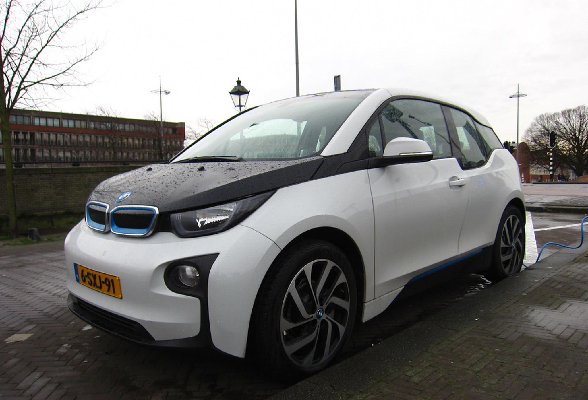 White BMW i3 charging