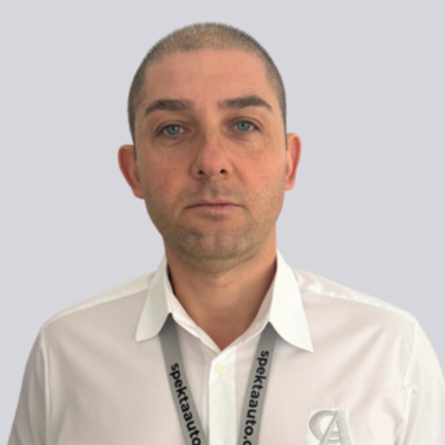 Емил Николов
