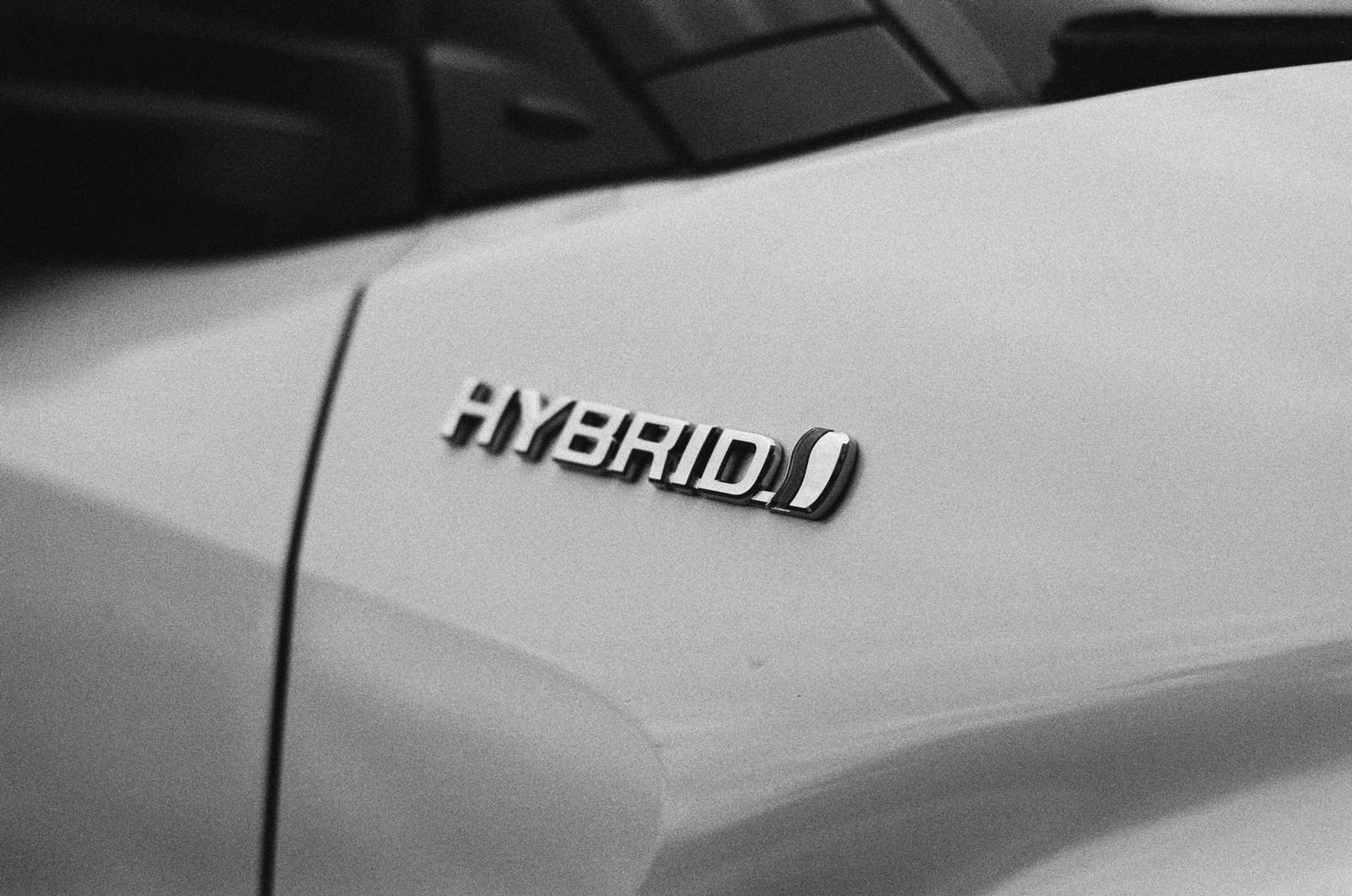 Značka hybridního vozu