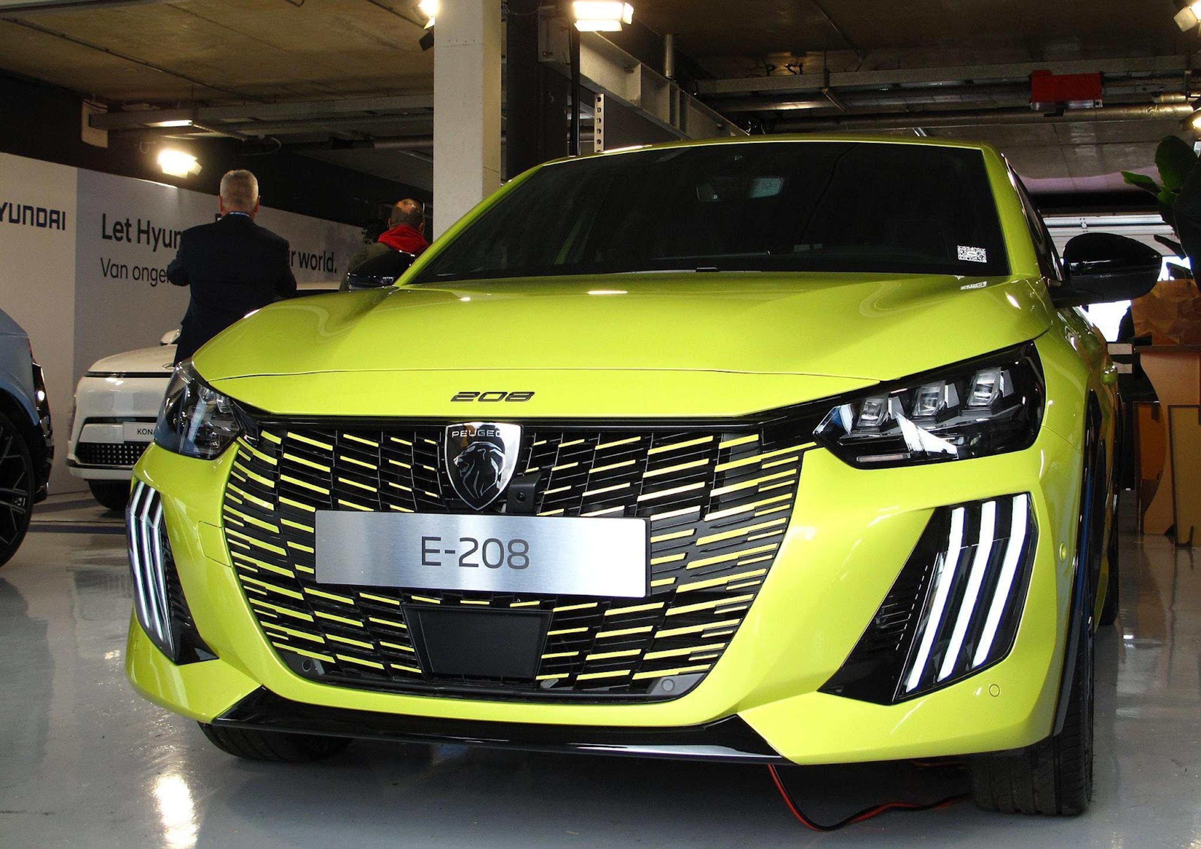 Voiture électrique Peugeot e-208