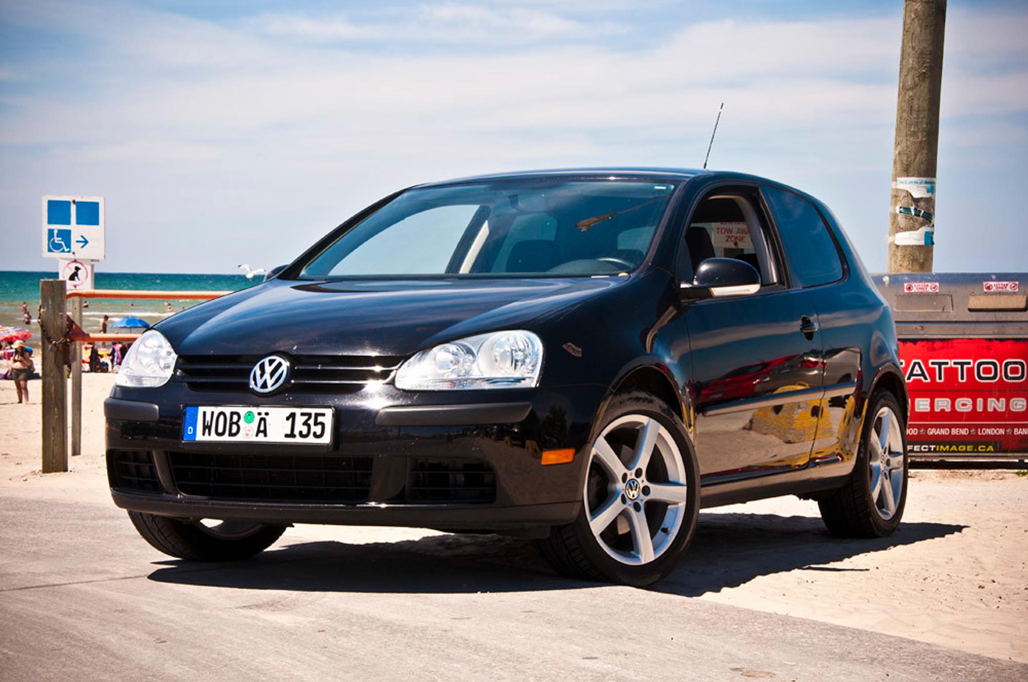 Black VW Golf Mk5 1.4