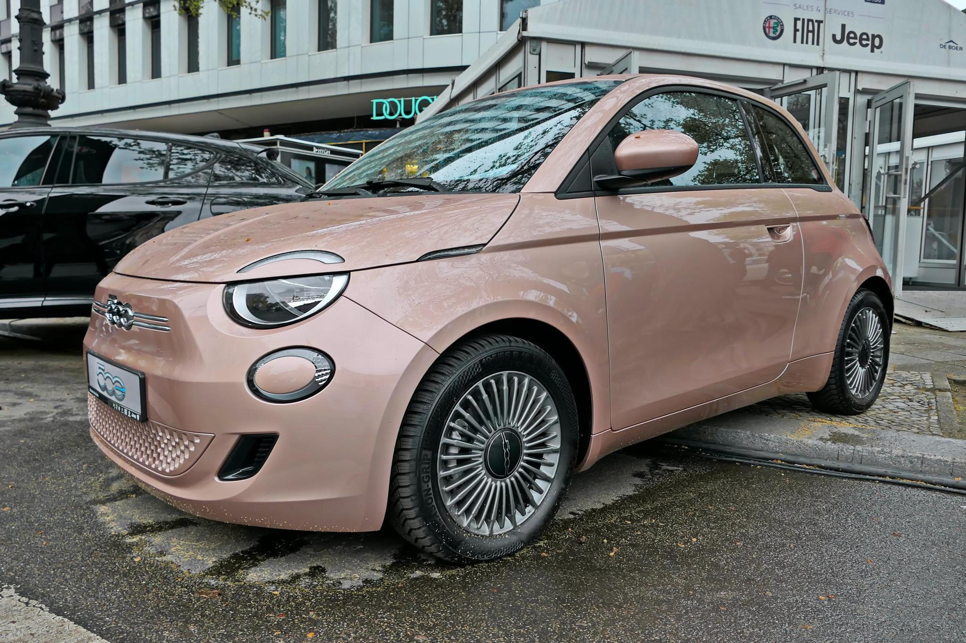 Rosa Fiat 500e