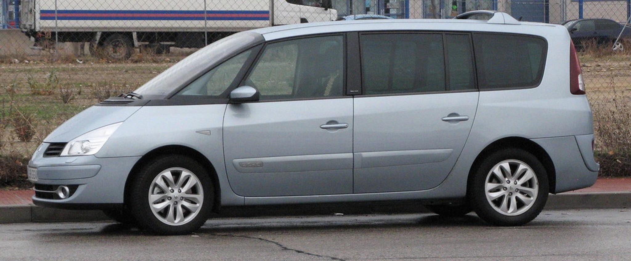 Silver Renault Espace 2.2. dci