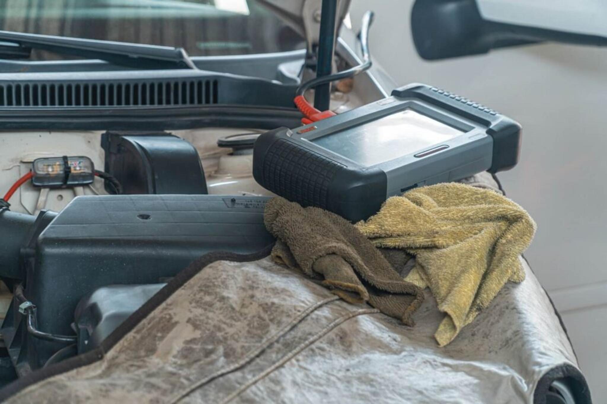 Check engine light car engine service