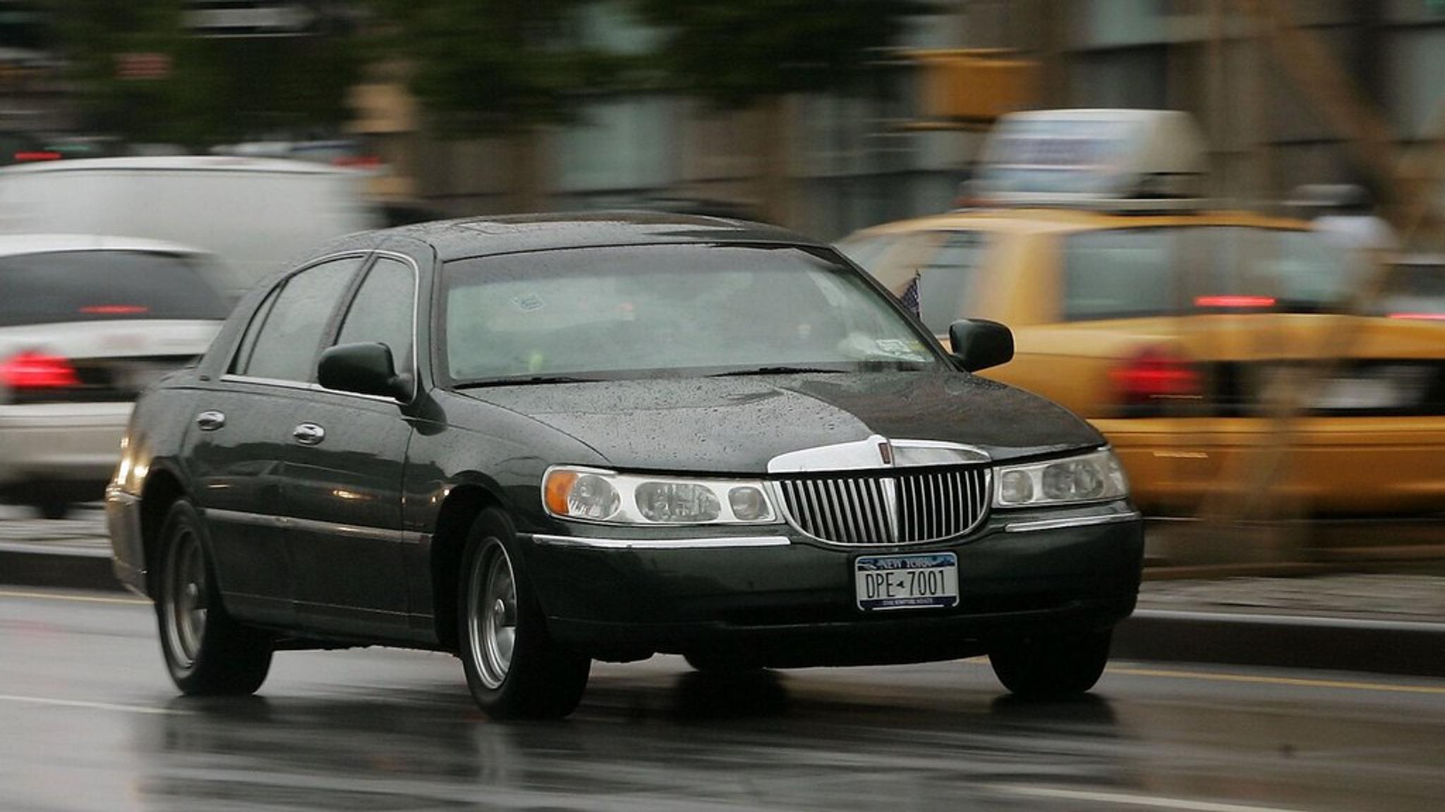 Black Lincoln Town Car (1998-2011)