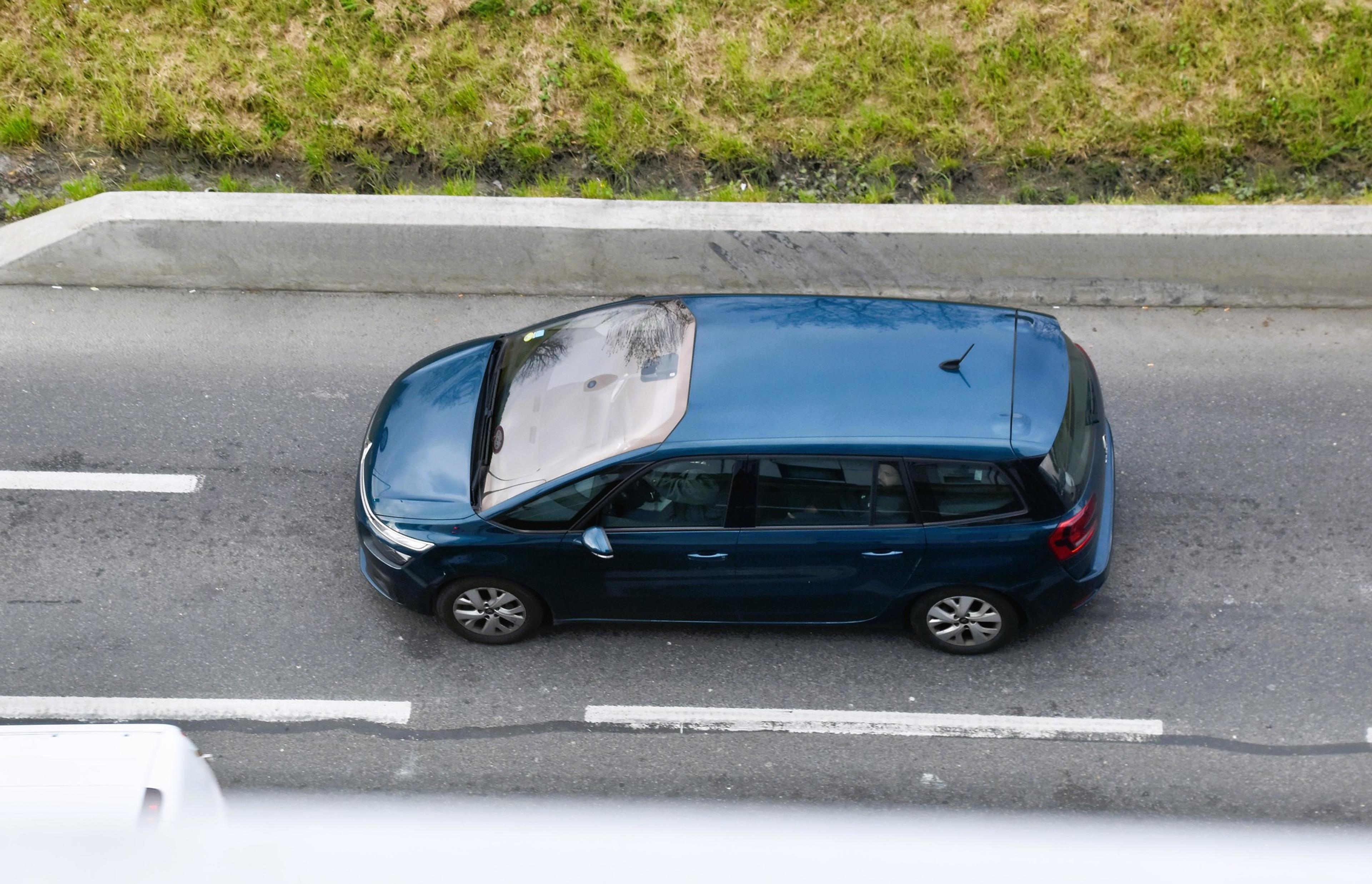 Niebieski Citroen Grand C4 SpaceTourer