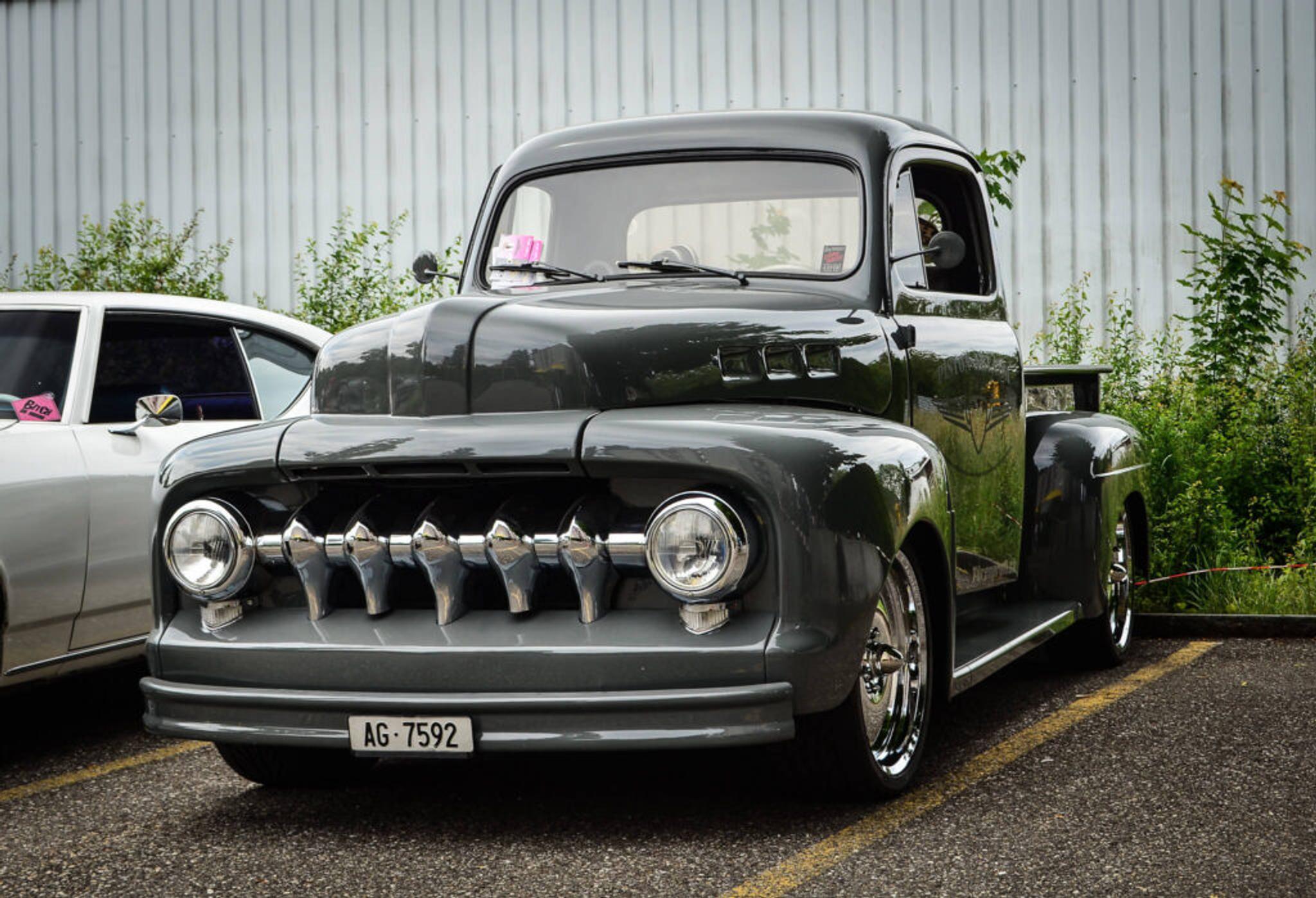 Retro pickup car tuning