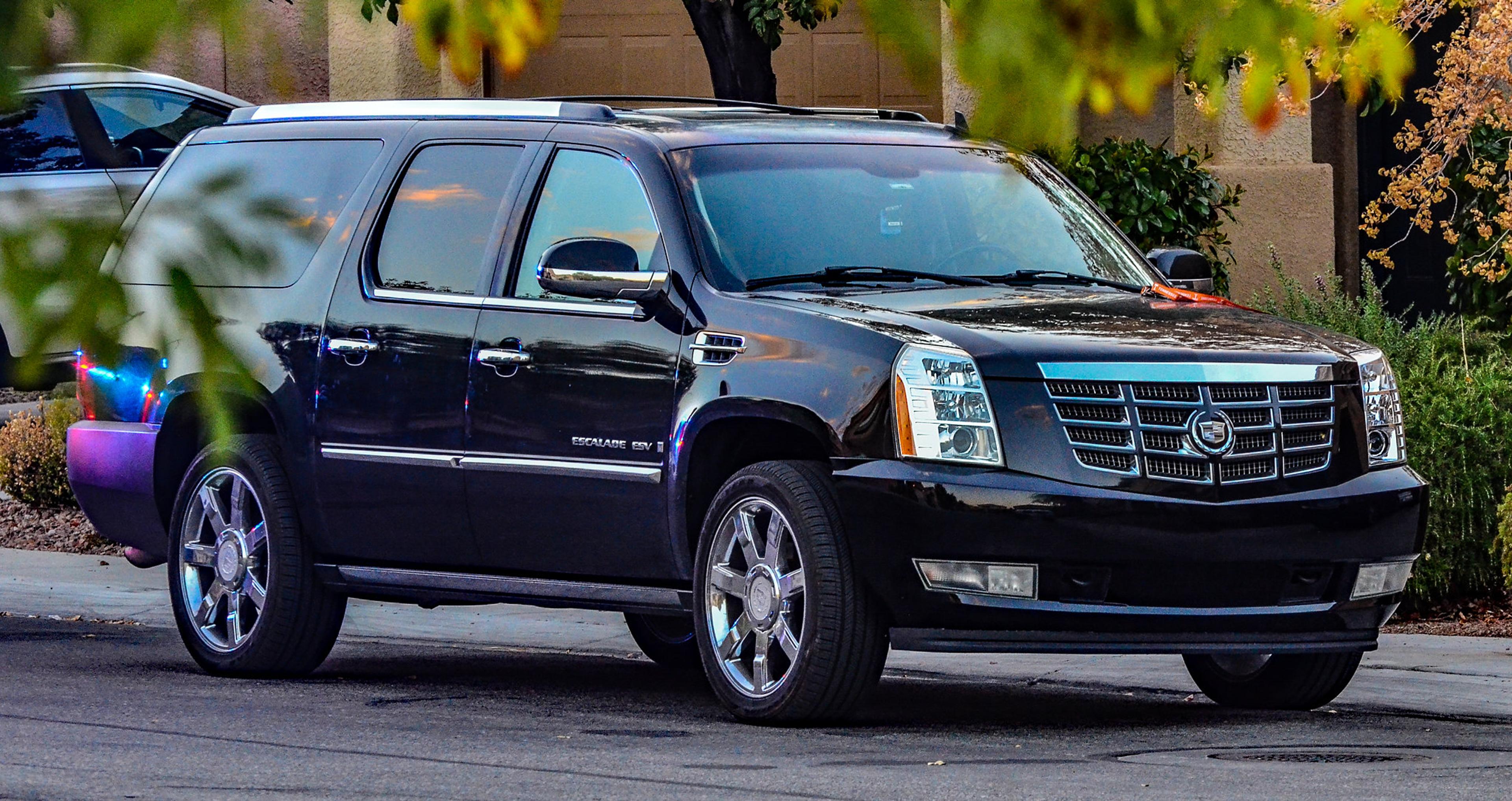 Schwarzer Cadillac Escalade