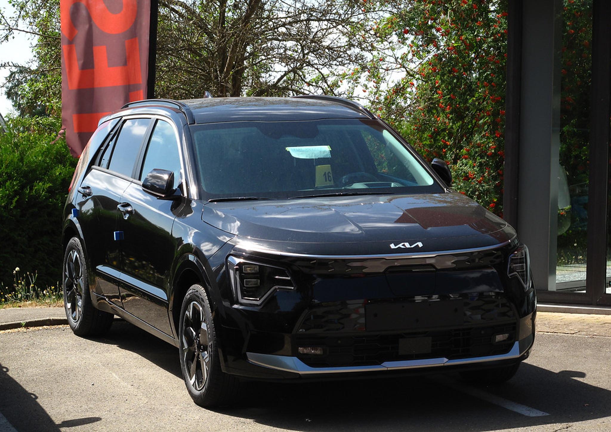 Black Kia Niro EV is fully electric