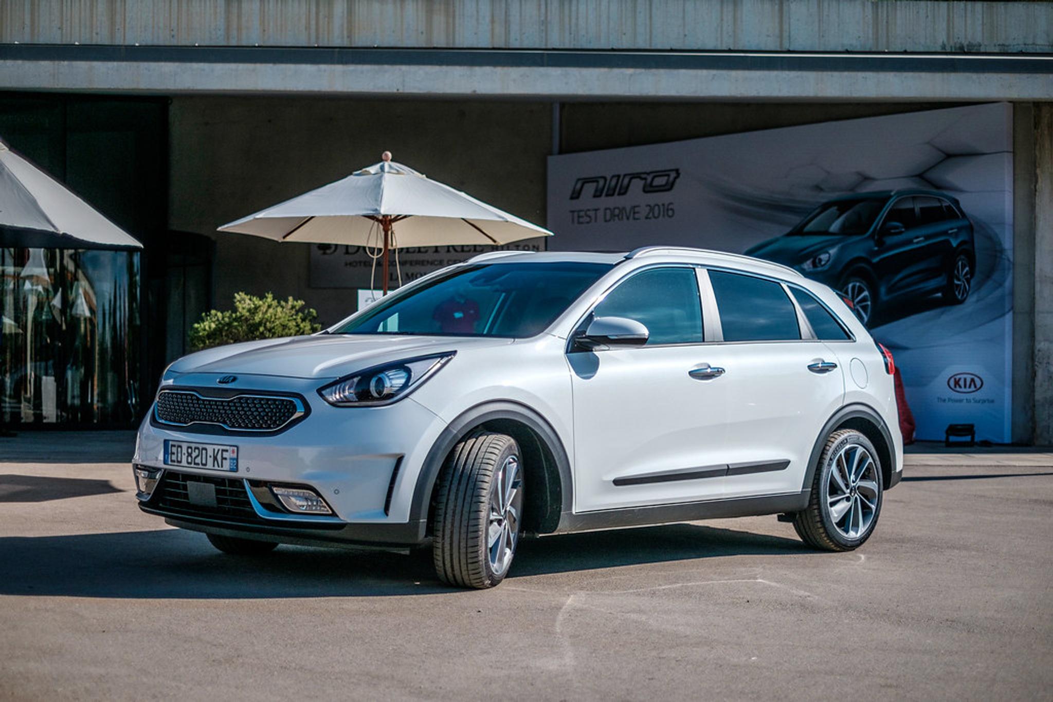 White Kia Niro