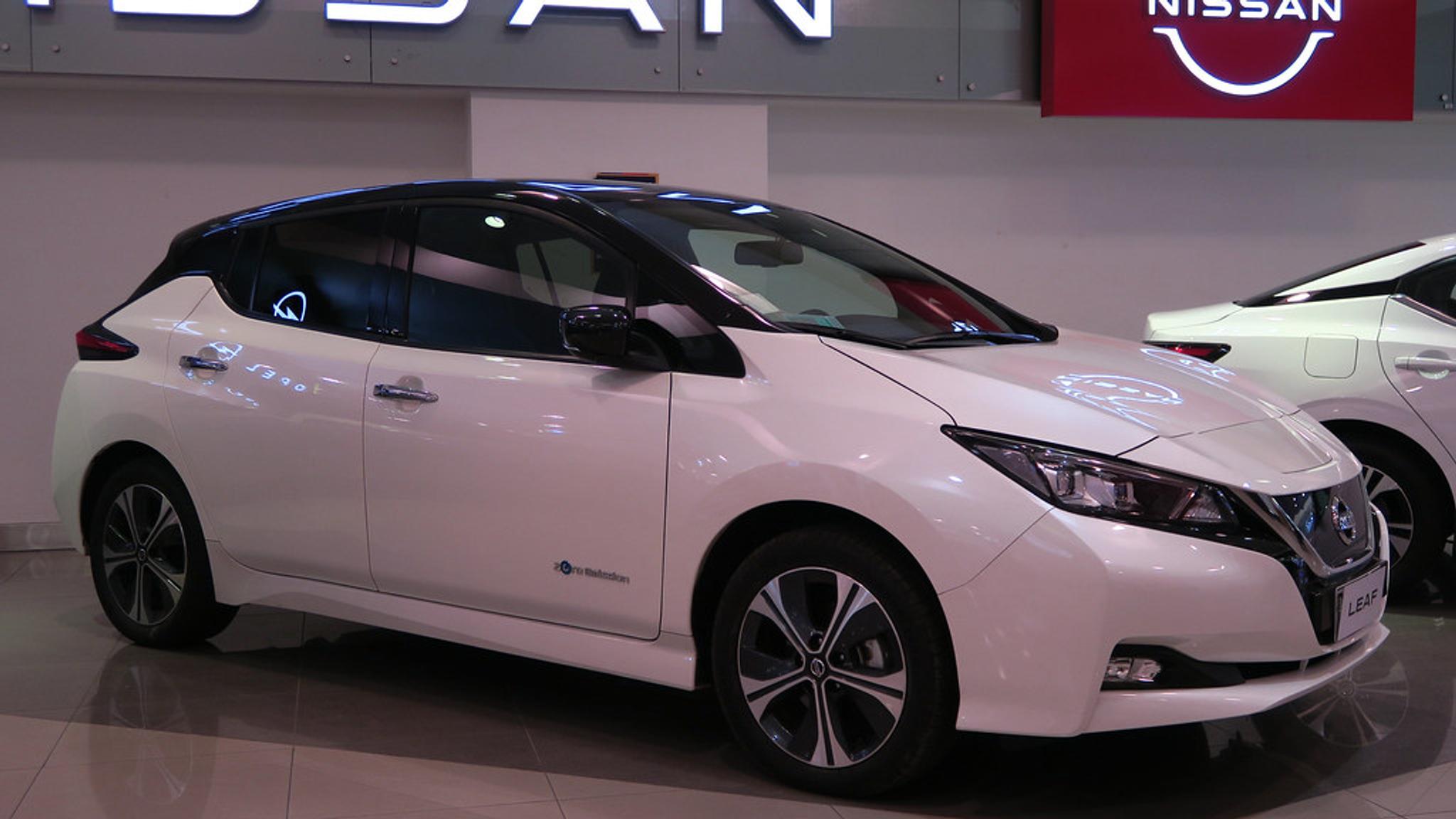 White Nissan Leaf